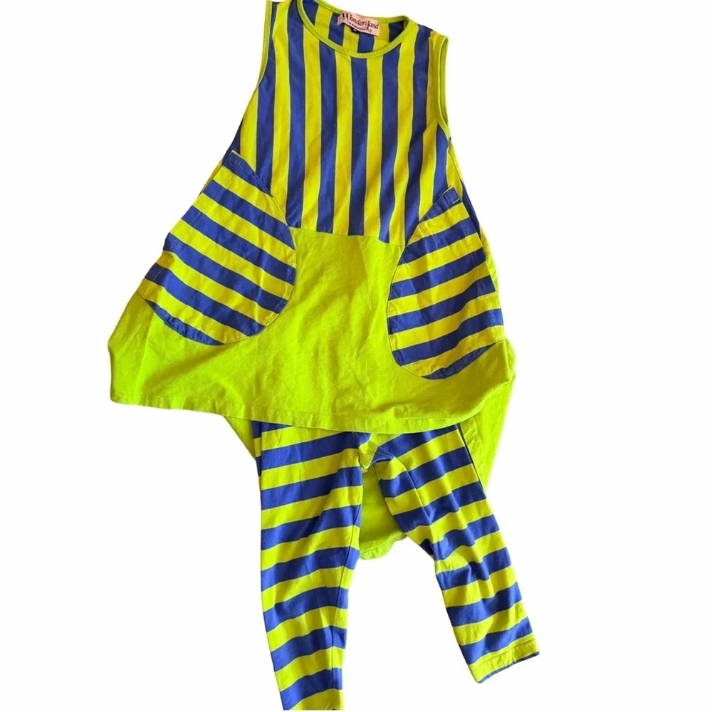 Girls Lime + periwinkle striped two-piece Size 8 💚💙